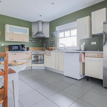 4 Bedroom Awesome In
